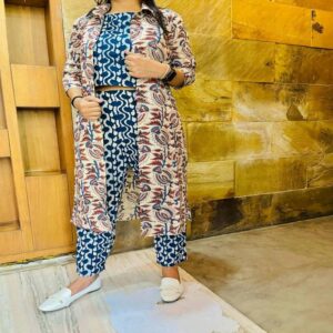 Crop Top with Pant and Shrug - Image 4