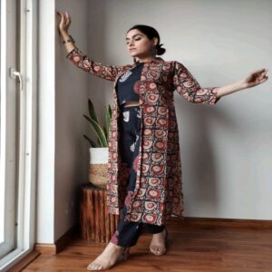 Crop Top with Pant and Shrug - Image 13