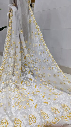 Chikankari Saree - Image 3